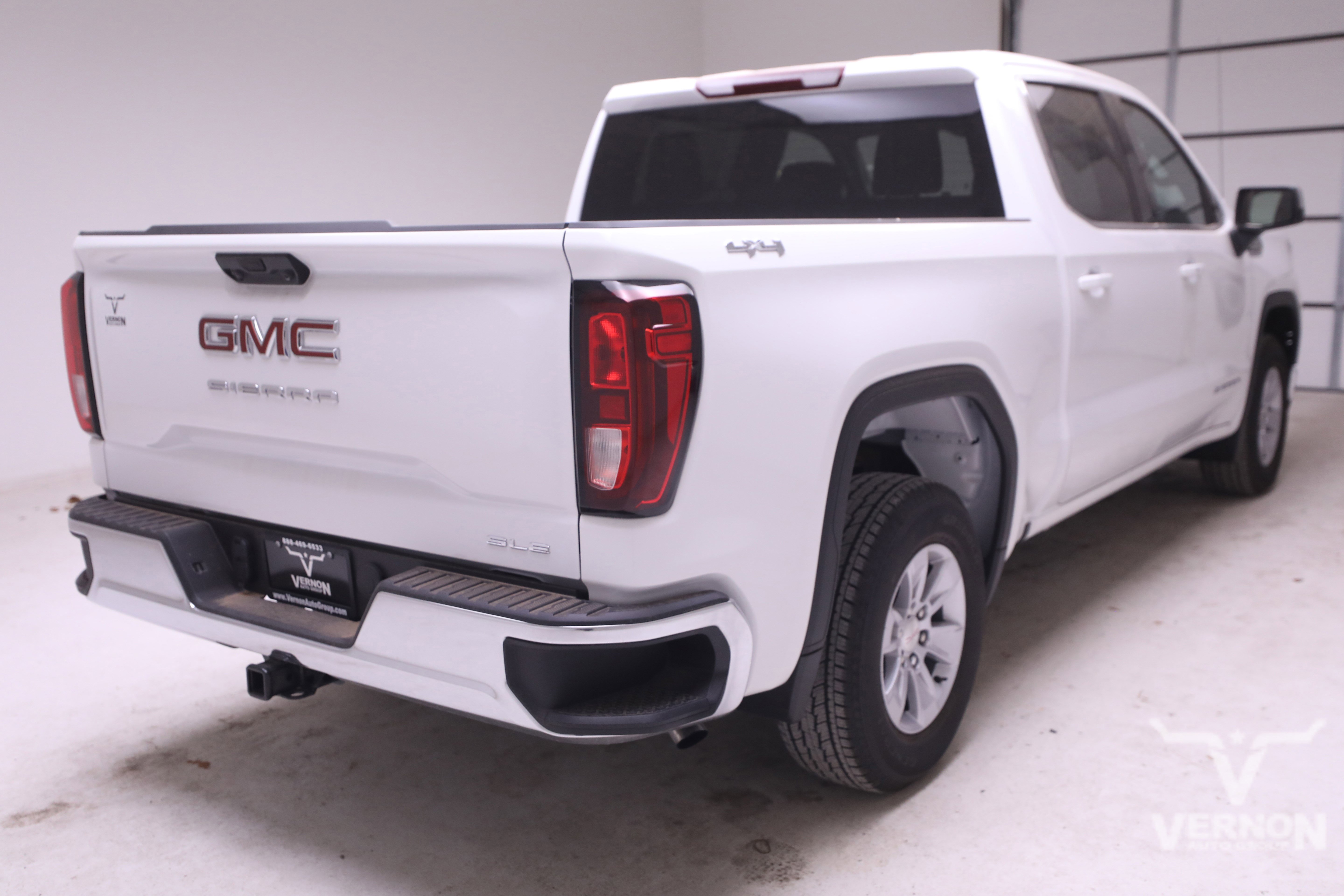 New 2026 GMC Sierra 1500 SLE image 5