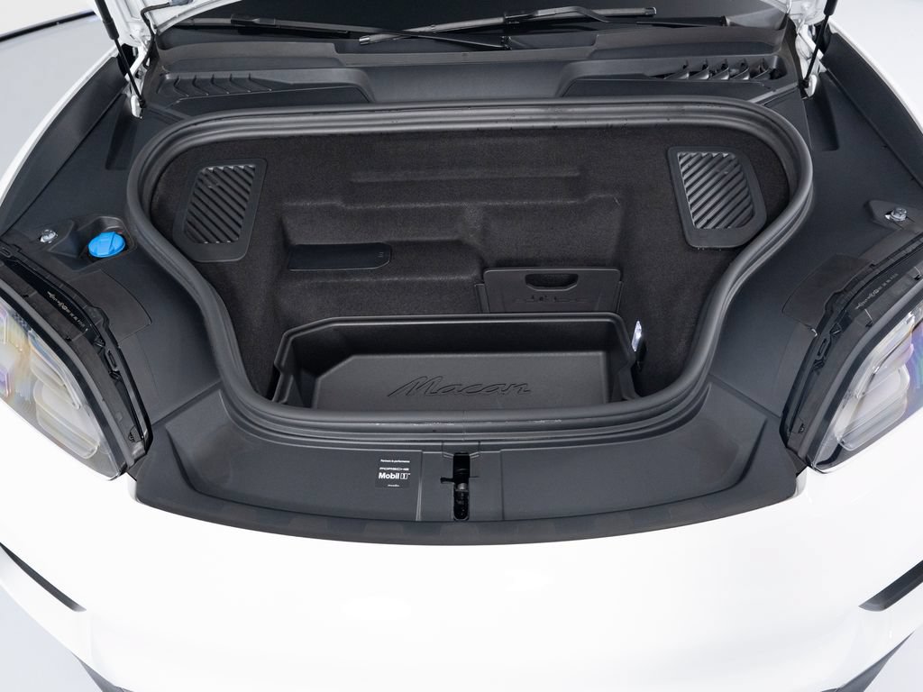 Certified 2025 Porsche Macan 4 Electric AWD/4WD image 47