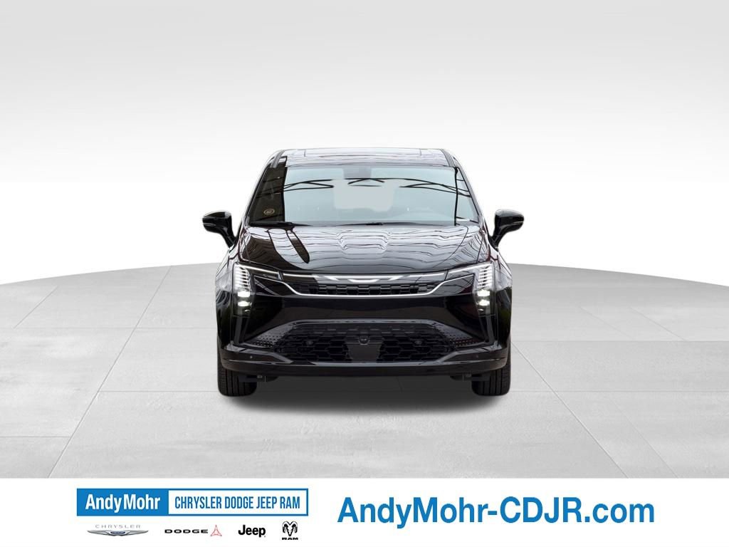 New 2027 Chrysler Pacifica Limited FWD image 2