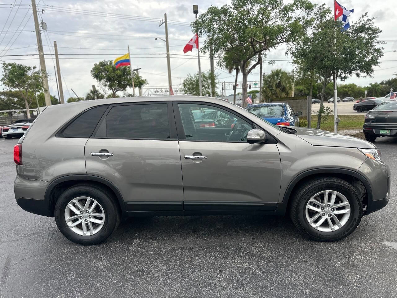 Used 2015 Kia Sorento LX image 10