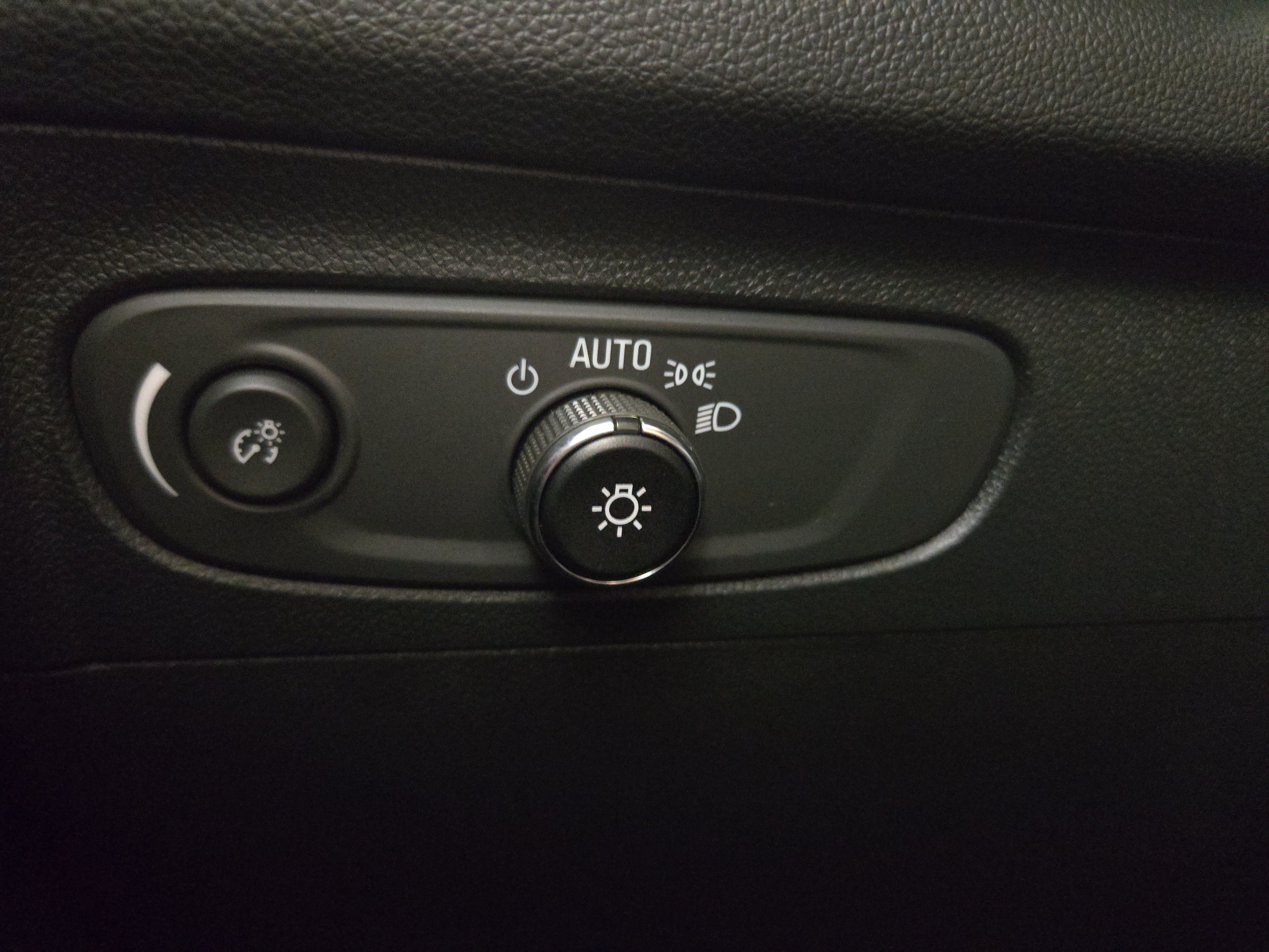 Certified 2023 Buick Envision Preferred w/ Sport Touring Package AWD/4WD image 24