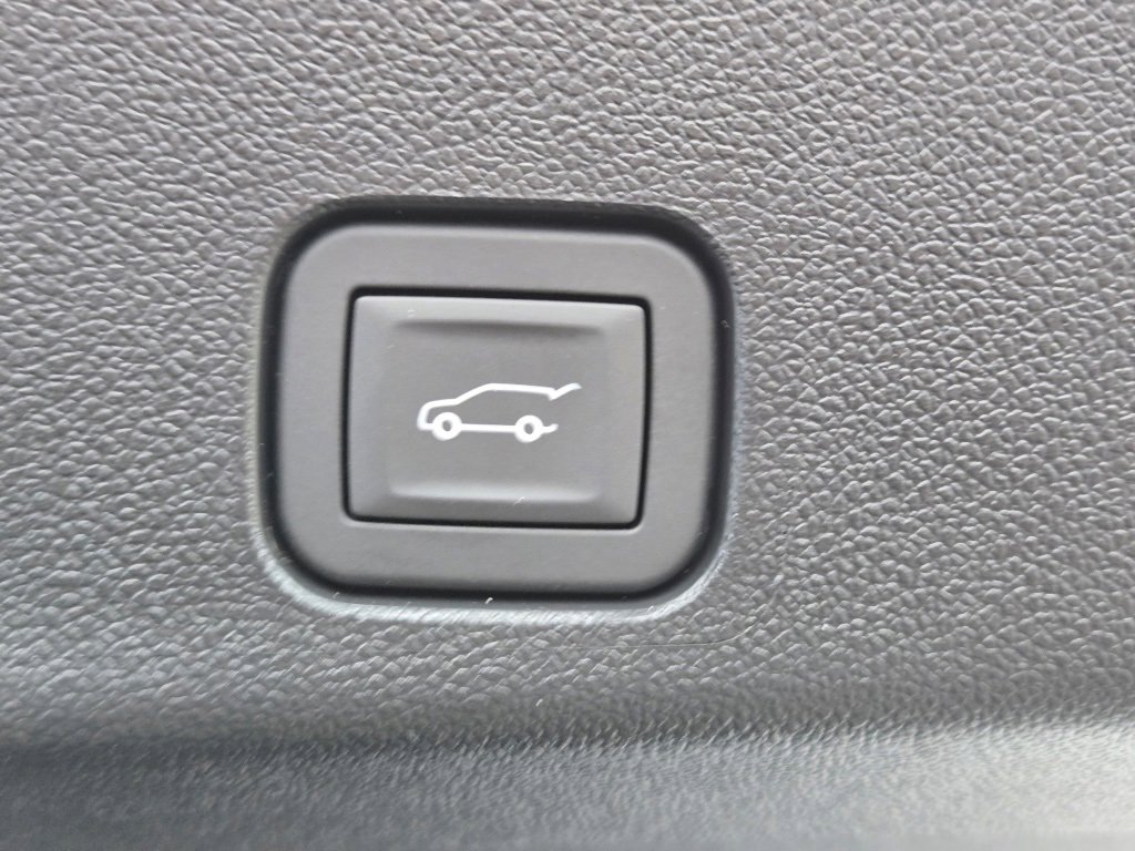 New 2026 Chevrolet Traverse LT w/ LPO, Floor Liner Package image 34