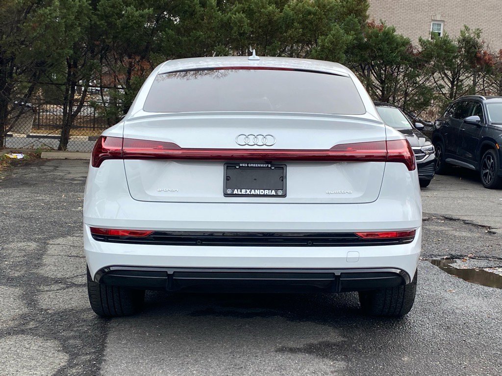 Used 2022 Audi e-tron Premium w/ Convenience Plus Package image 4