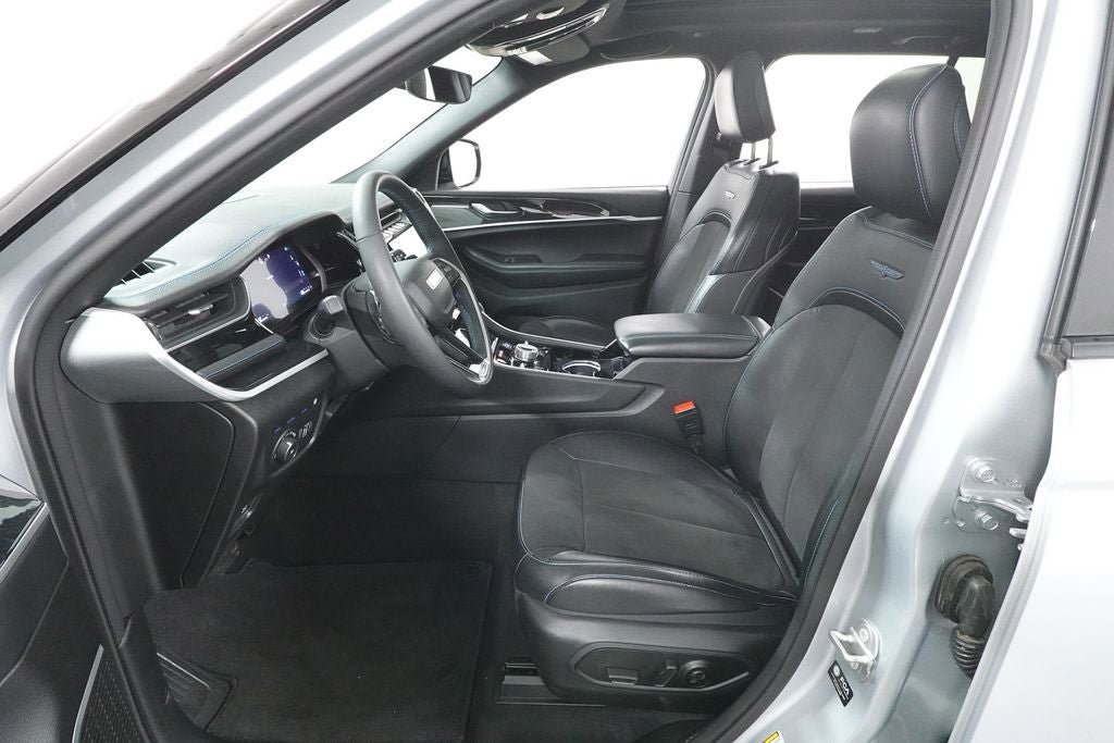 Used 2023 Jeep Grand Cherokee Trailhawk AWD/4WD image 23