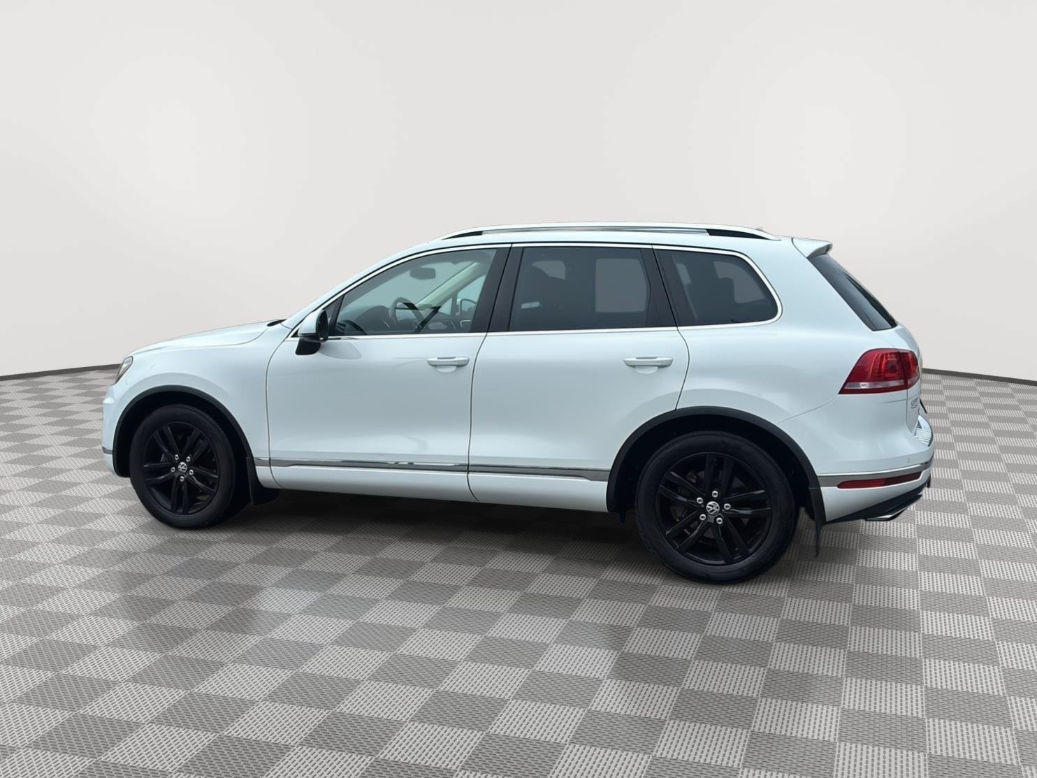 Used 2016 Volkswagen Touareg VR6 AWD/4WD image 8