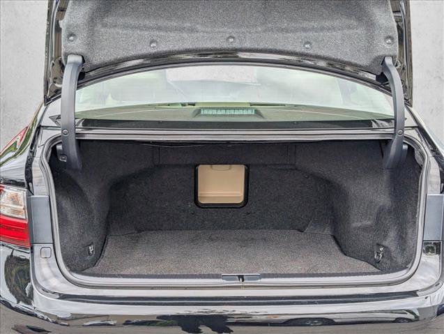 Used 2016 Lexus ES 350 w/ Premium Package w/Wood Trim image 6