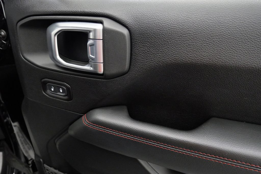 Used 2020 Jeep Gladiator Rubicon w/ Dual Top Group AWD/4WD image 17