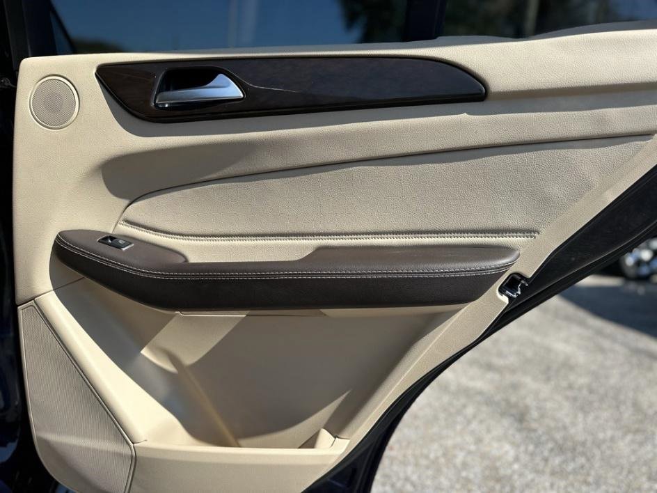 Used 2018 Mercedes-Benz GLE 350 w/ Premium 1 Package image 21