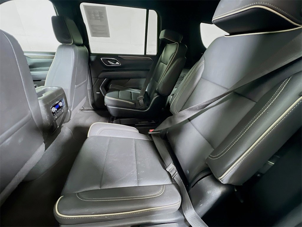 Used 2023 Chevrolet Suburban Premier image 23