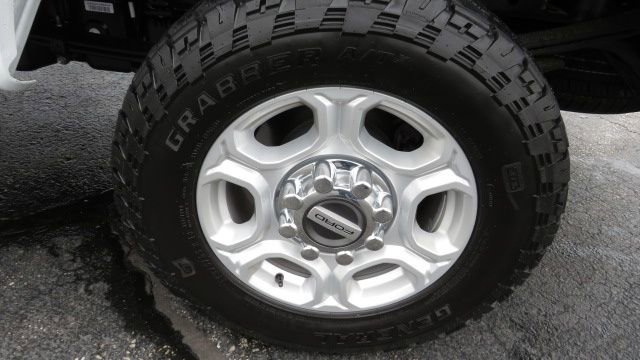 Certified 2025 Ford F250 XLT image 28