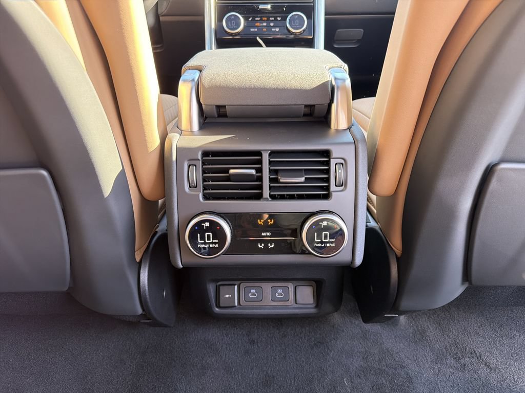 New 2026 Land Rover Discovery Dynamic SE AWD/4WD image 19