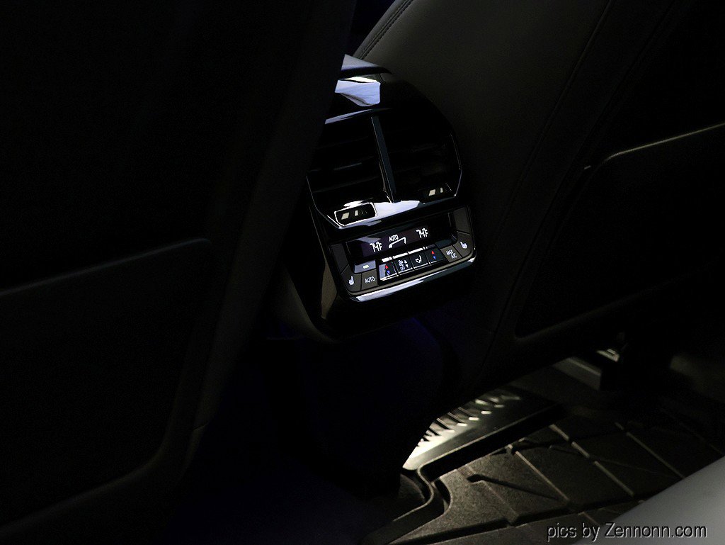 Used 2023 BMW iX M60 image 15