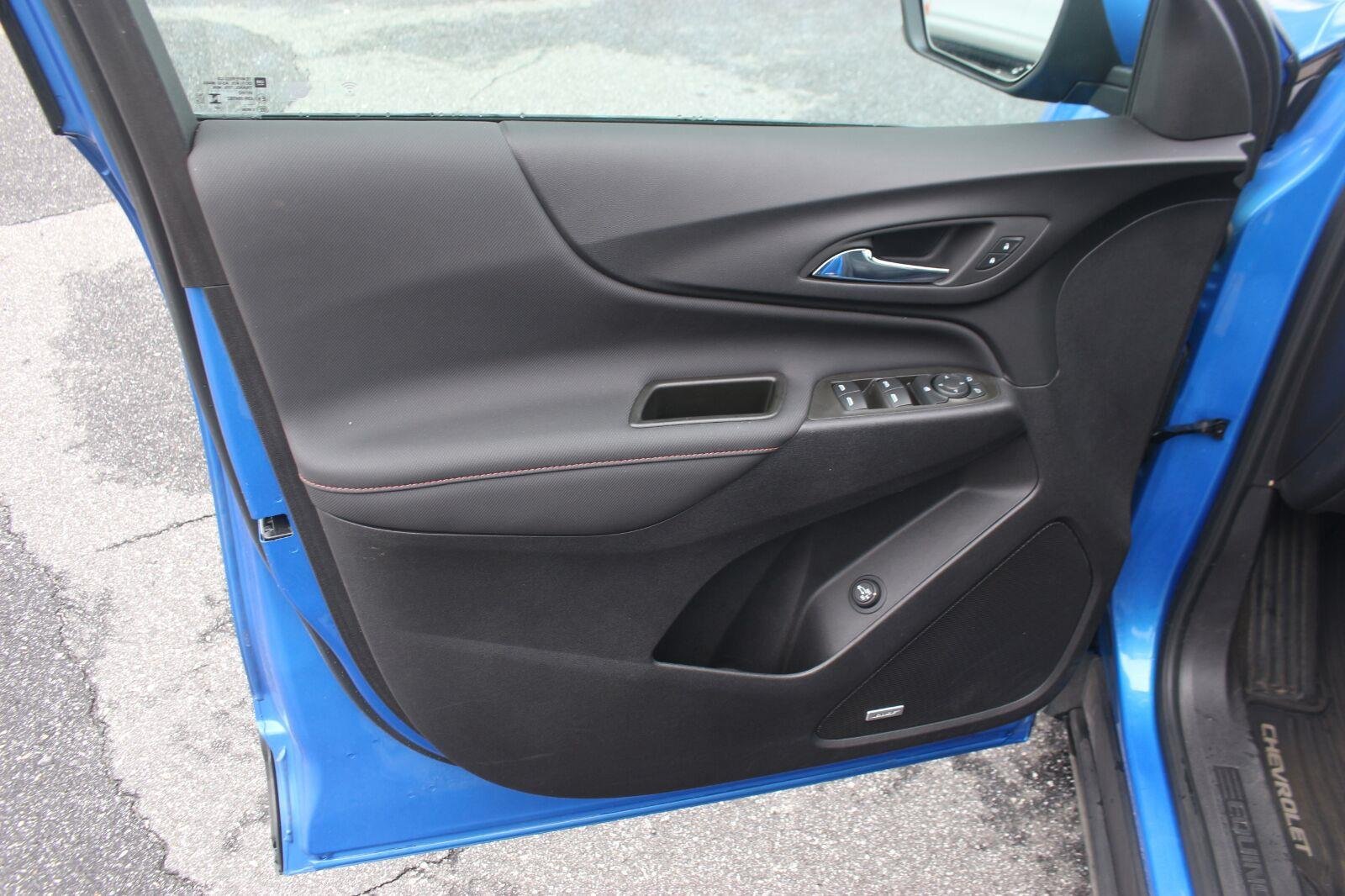 Used 2024 Chevrolet Equinox RS w/ RS Leather Package AWD/4WD image 13