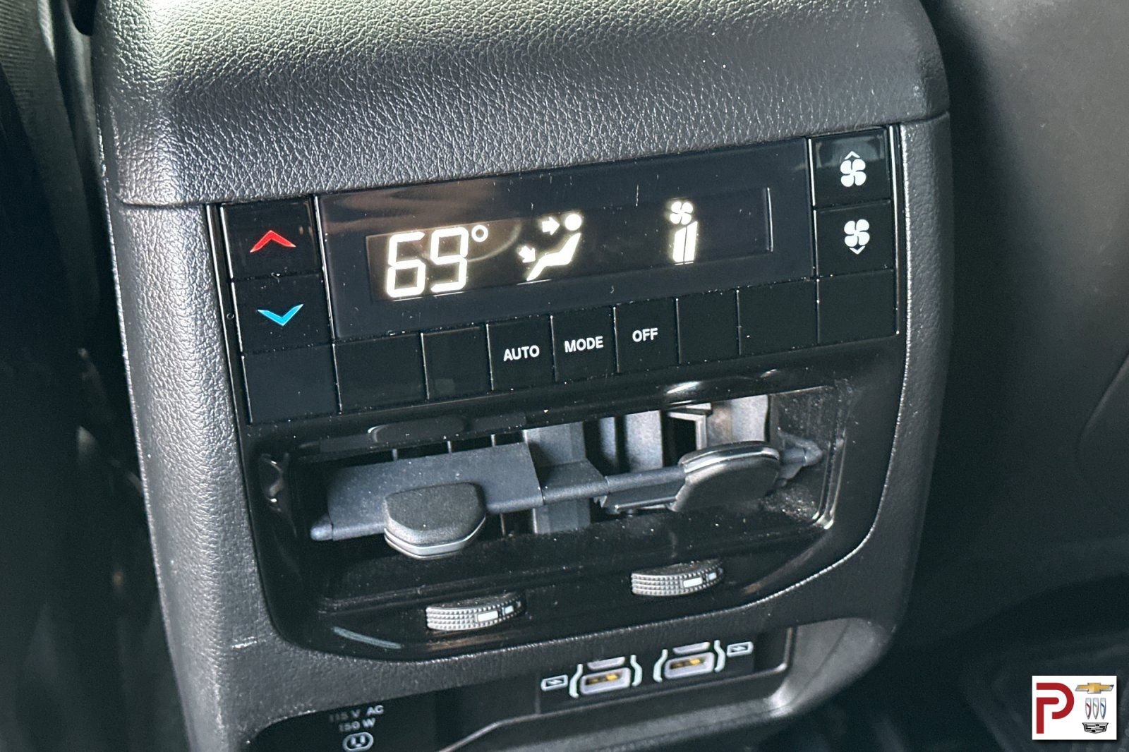 Used 2022 Jeep Grand Cherokee L Laredo image 15