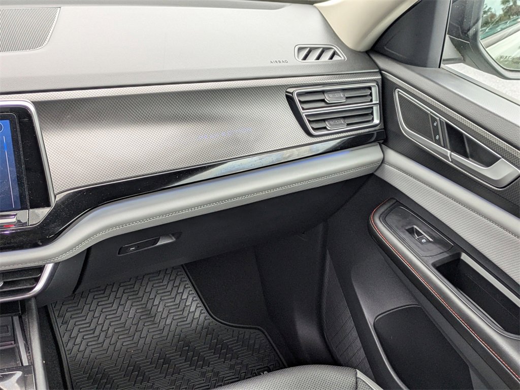 Used 2024 Volkswagen Atlas Peak Edition SE image 18