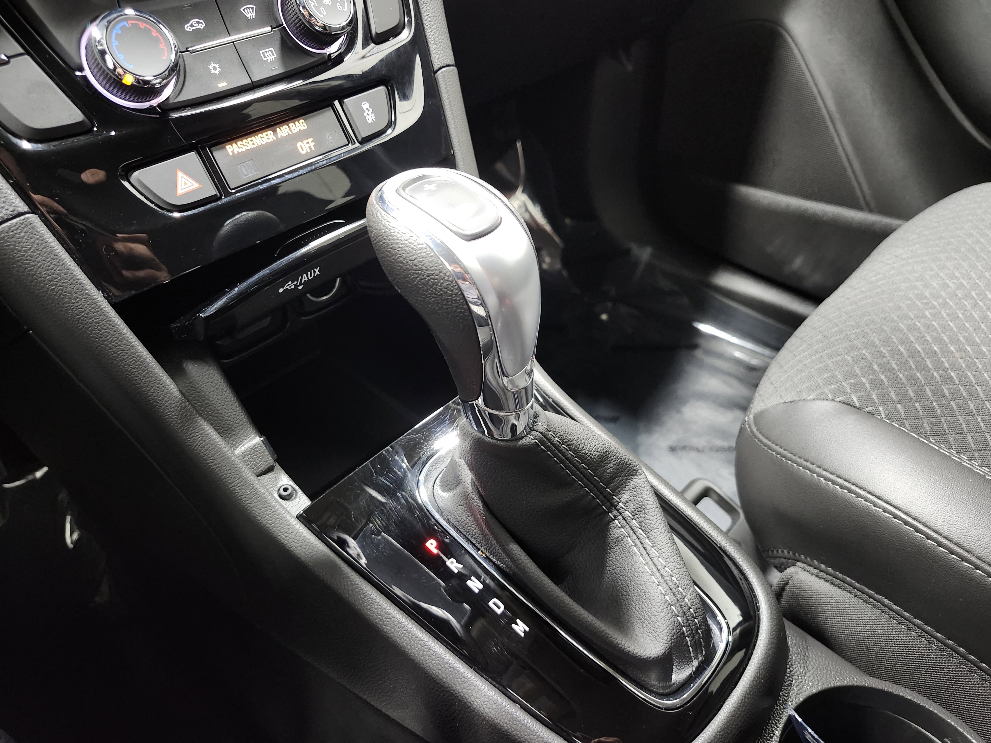 Used 2022 Buick Encore Preferred w/ Safety Package image 31