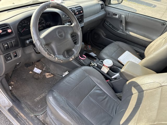 Used 2001 Isuzu Rodeo S RWD image 11