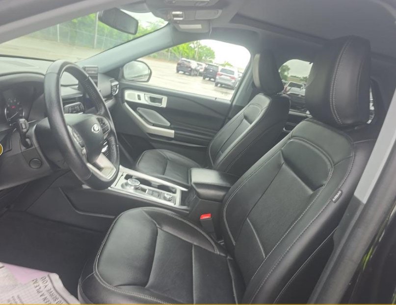 Used 2023 Ford Explorer Limited w/ Limited Technology Package AWD/4WD image 4