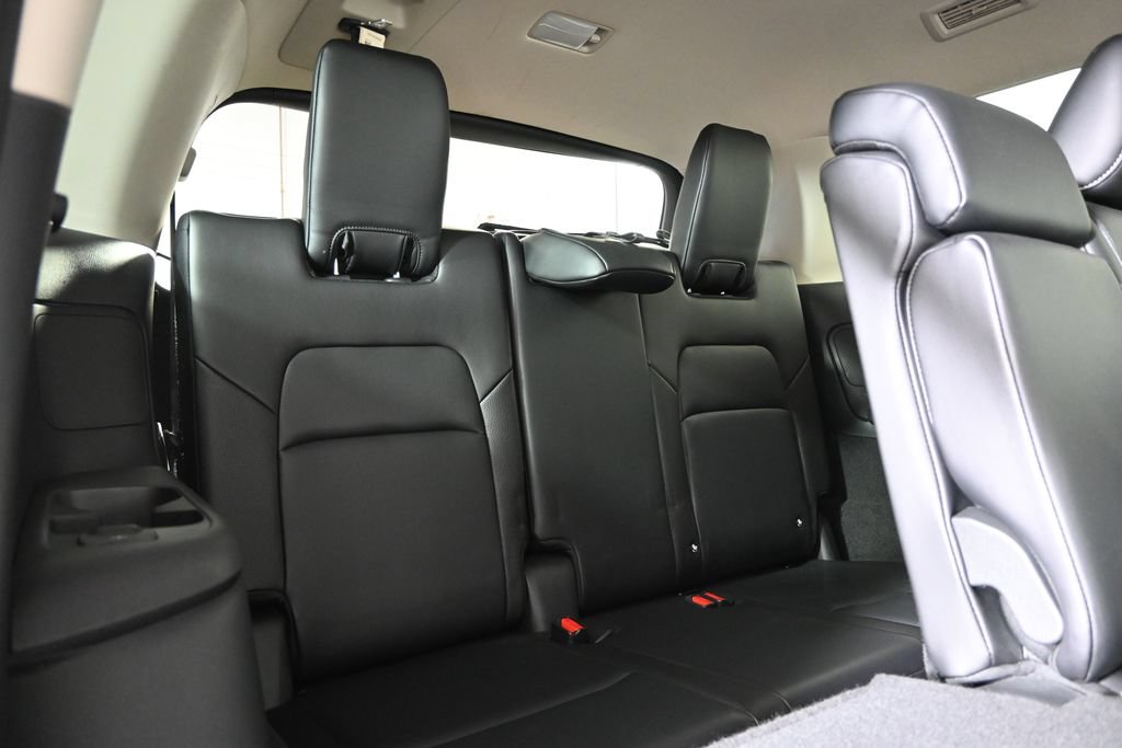 Used 2023 Nissan Pathfinder SL AWD/4WD image 19