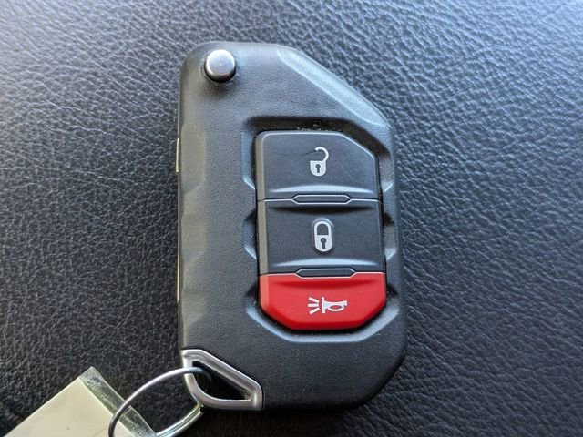 Used 2022 Jeep Wrangler Unlimited Sport AWD/4WD image 32