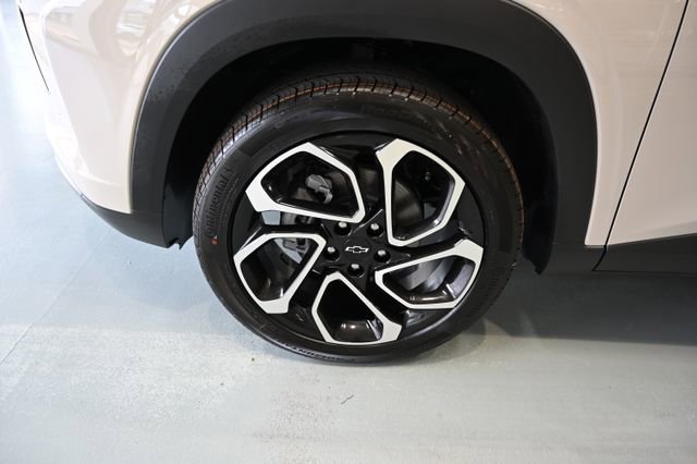 New 2026 Chevrolet Trax RS w/ Driver Confidence Package FWD image 28