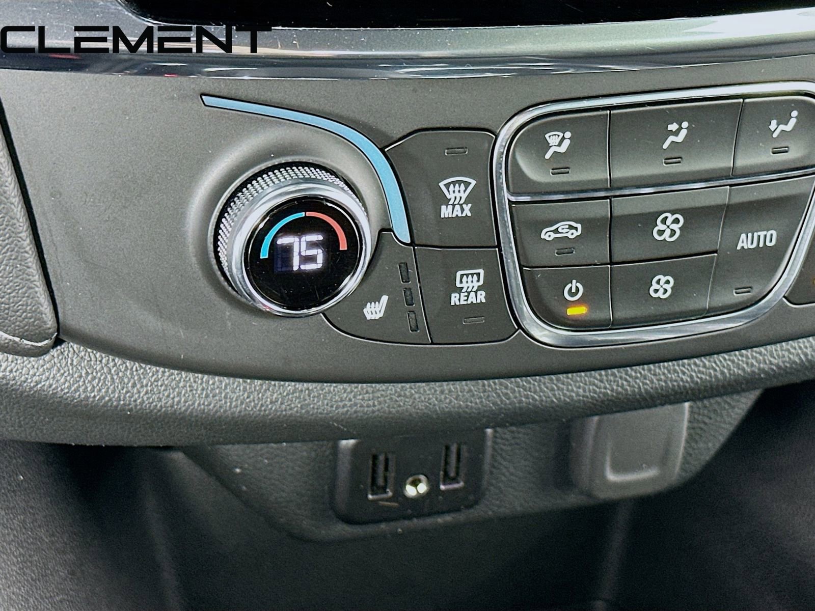 Used 2023 Chevrolet Traverse LT FWD image 23