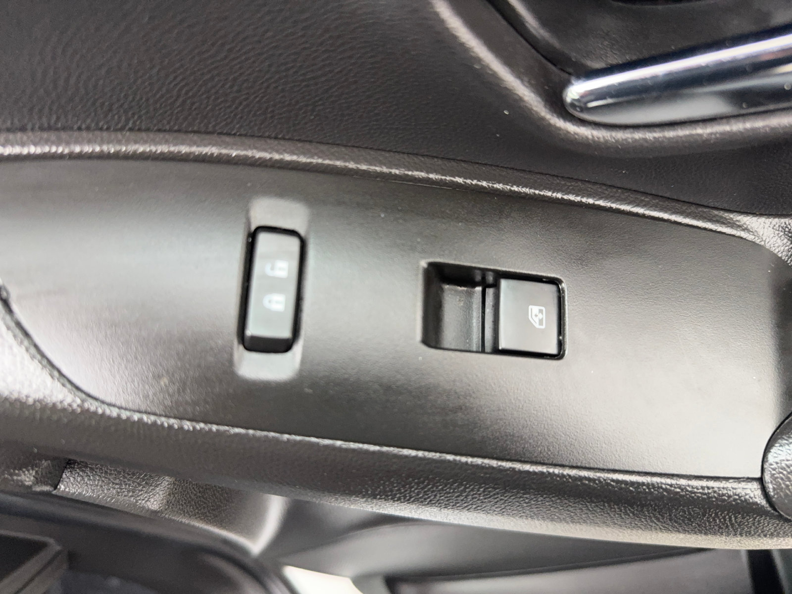 Used 2019 Chevrolet Trax LT w/ LT Convenience Package FWD image 34