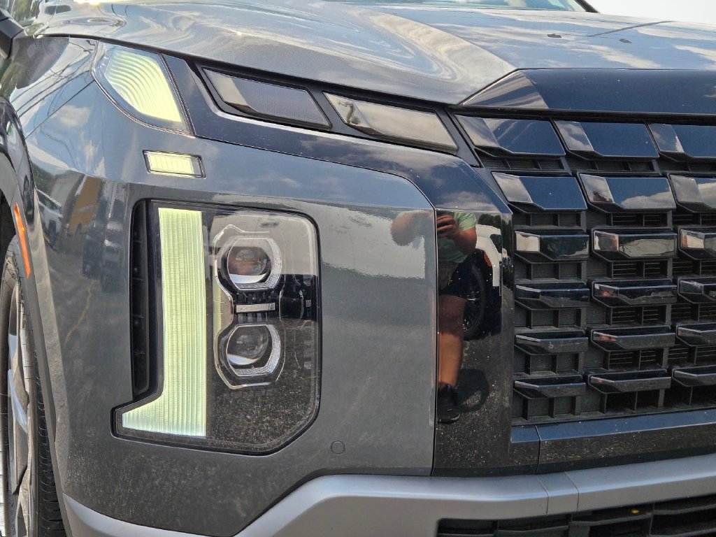 Certified 2025 Hyundai Palisade SEL FWD image 2