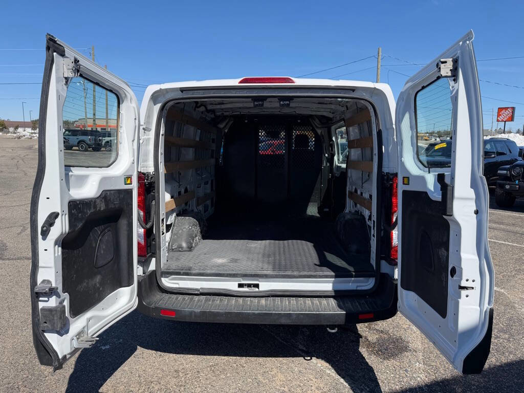 Used 2024 Ford Transit 250 Low Roof AWD w/ Exterior Upgrade Package image 26