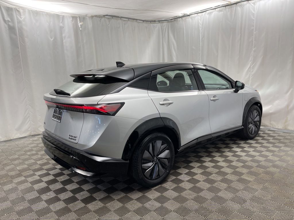 Used 2023 Nissan Ariya AWD image 3