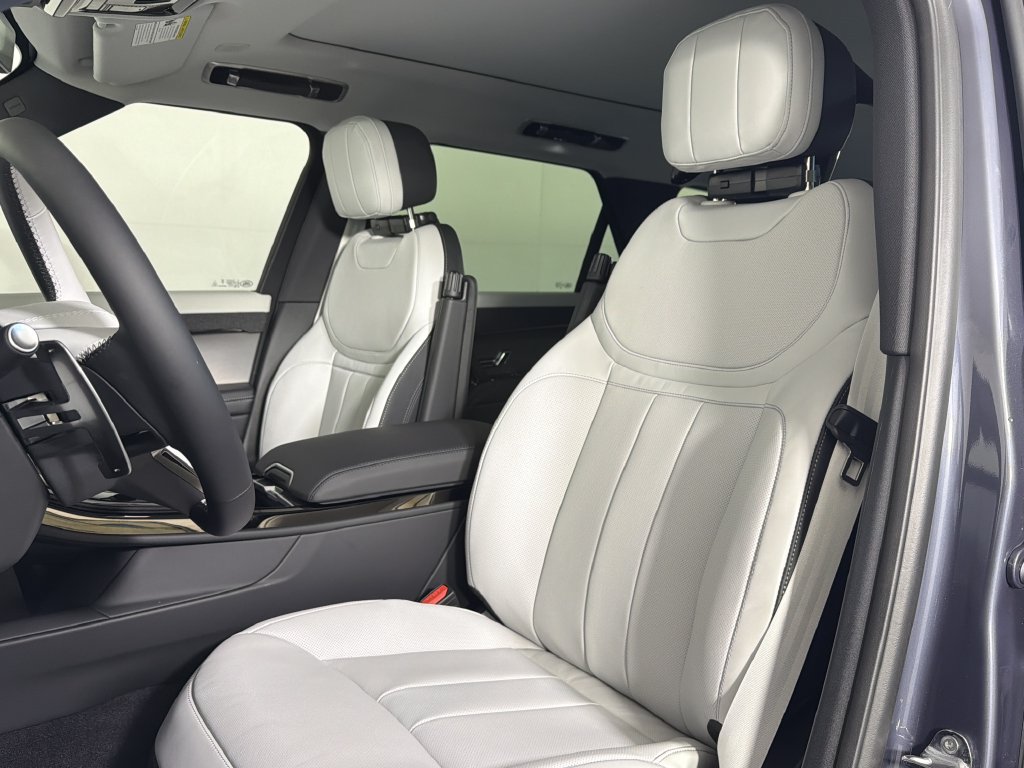 New 2027 Land Rover Range Rover Sport Dynamic SE AWD/4WD image 4