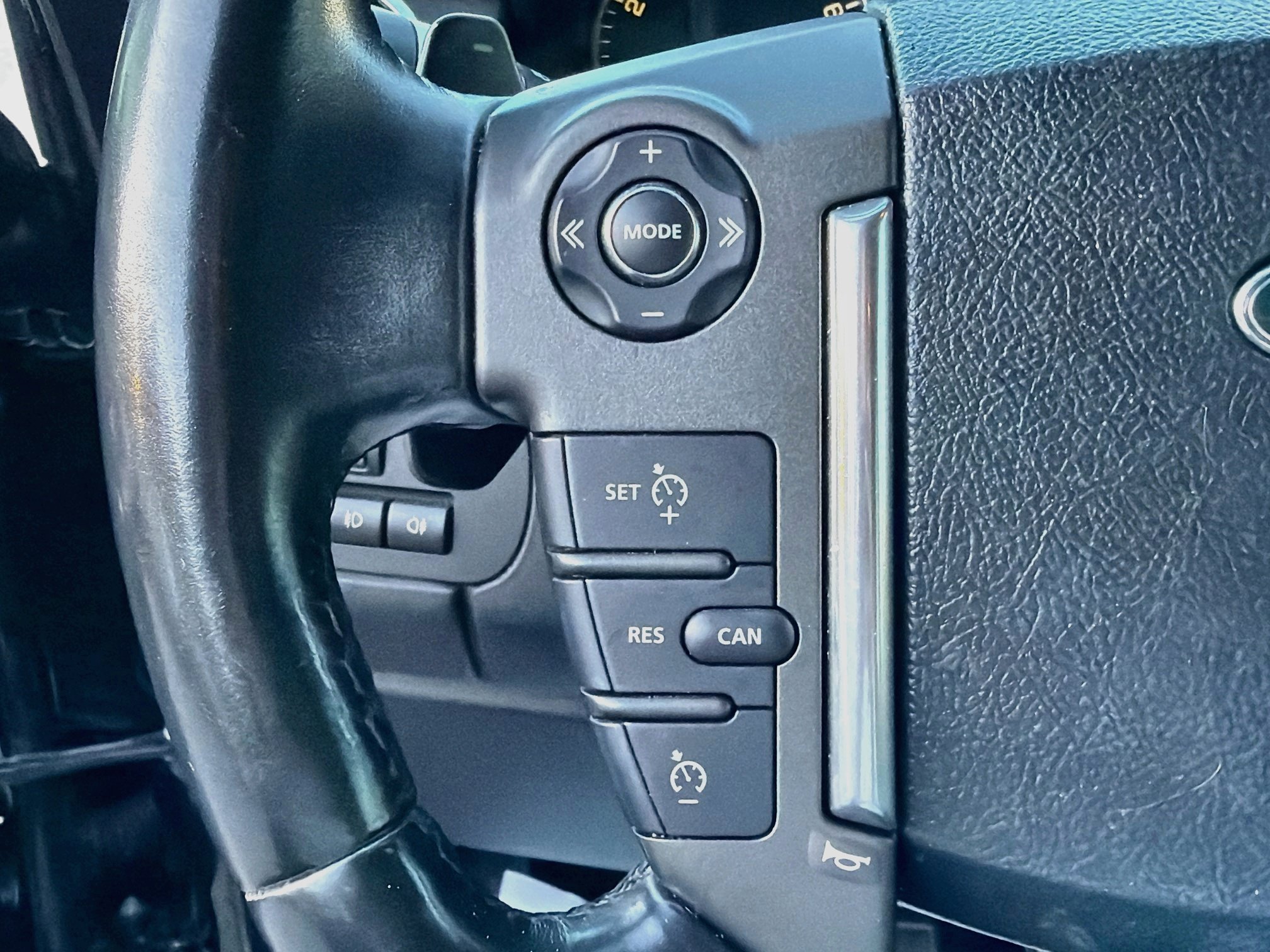 Used 2014 Land Rover LR4 HSE AWD/4WD image 35