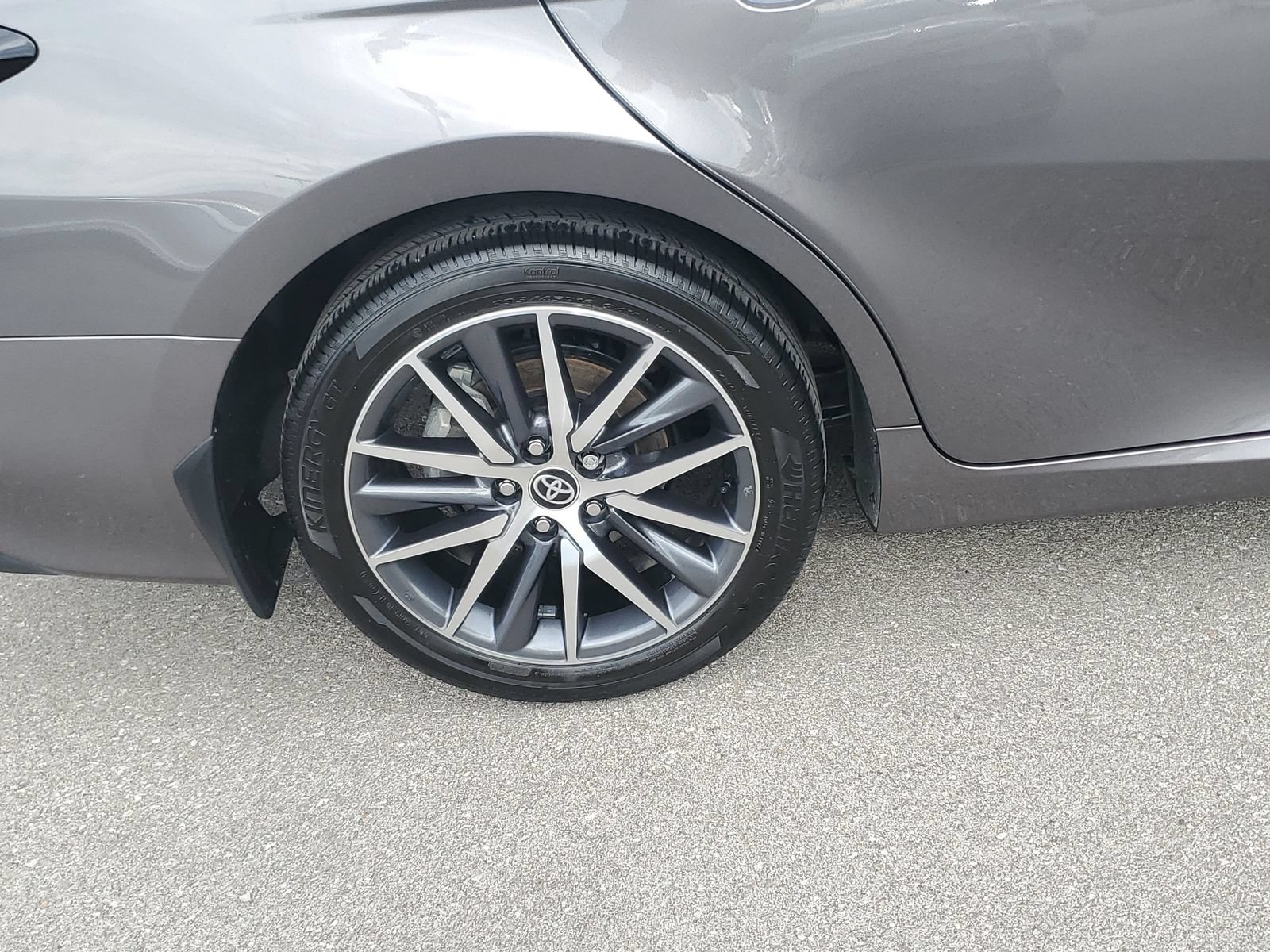 Used 2024 Toyota Camry XLE w/ Cold Weather Package FWD image 5