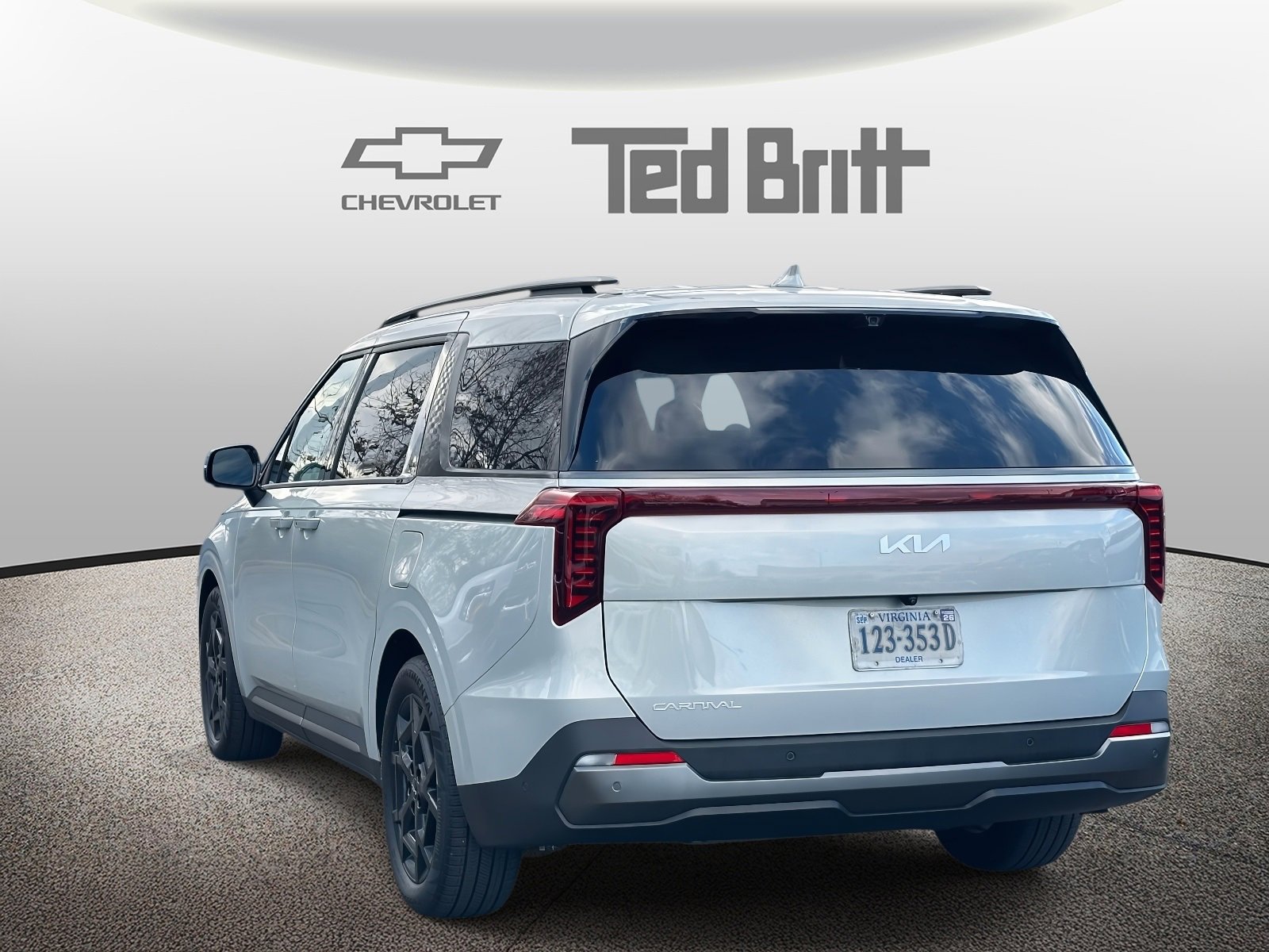 Used 2025 Kia Carnival SX Prestige image 6