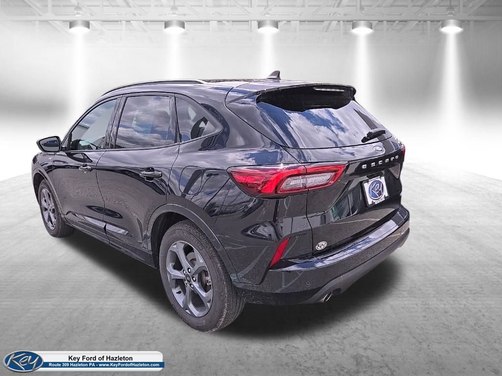 Used 2023 Ford Escape ST-Line w/ Tech Pack #1 AWD/4WD image 8