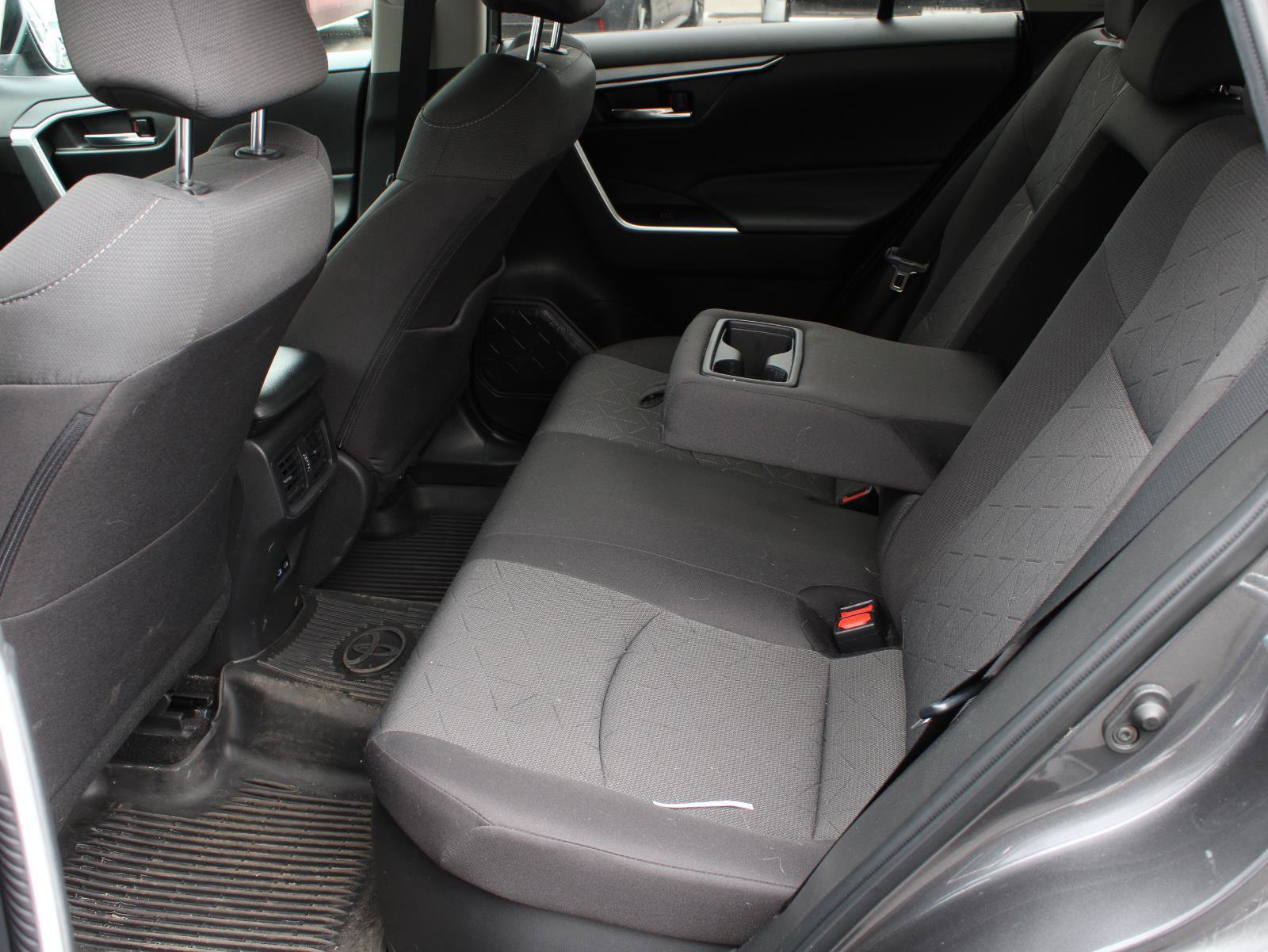 Used 2022 Toyota RAV4 XLE w/ Convenience Package AWD/4WD image 18