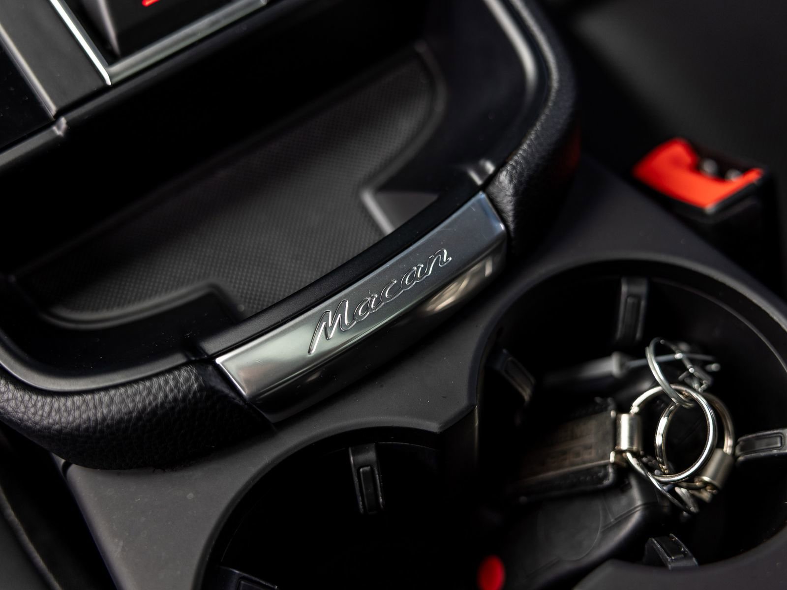 Certified 2024 Porsche Macan S image 61