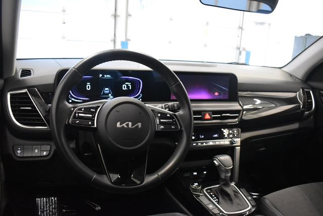 Used 2025 Kia Seltos S FWD image 23