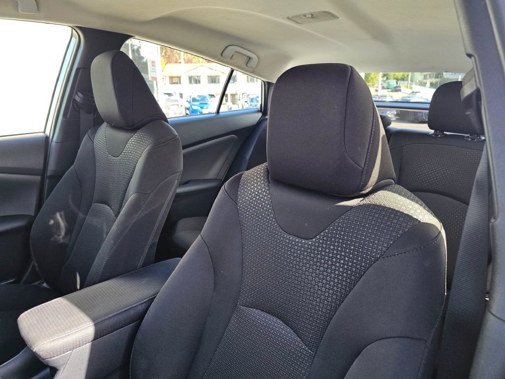 Used 2021 Toyota Prius LE AWD/4WD image 20