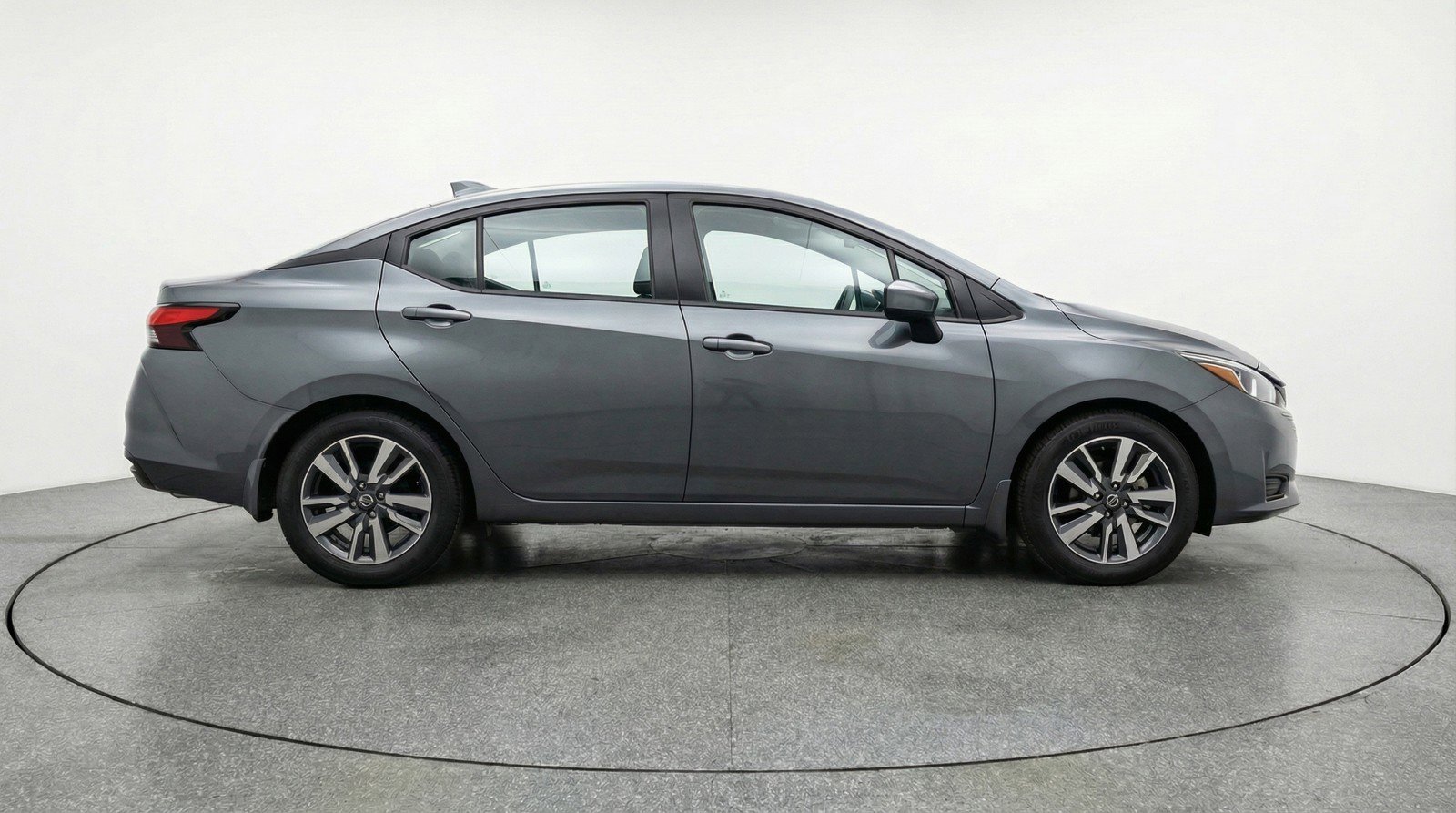 Used 2025 Nissan Versa SV FWD image 11