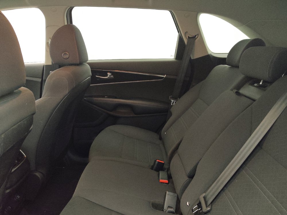 Used 2019 Kia Sorento FWD V6 image 18