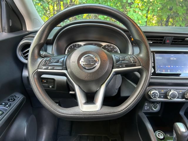 Used 2022 Nissan Kicks S FWD image 10