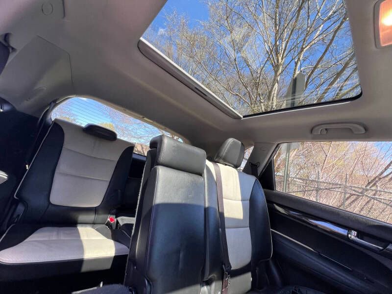 Used 2013 Kia Sorento SX w/ SX Premium Pkg image 13
