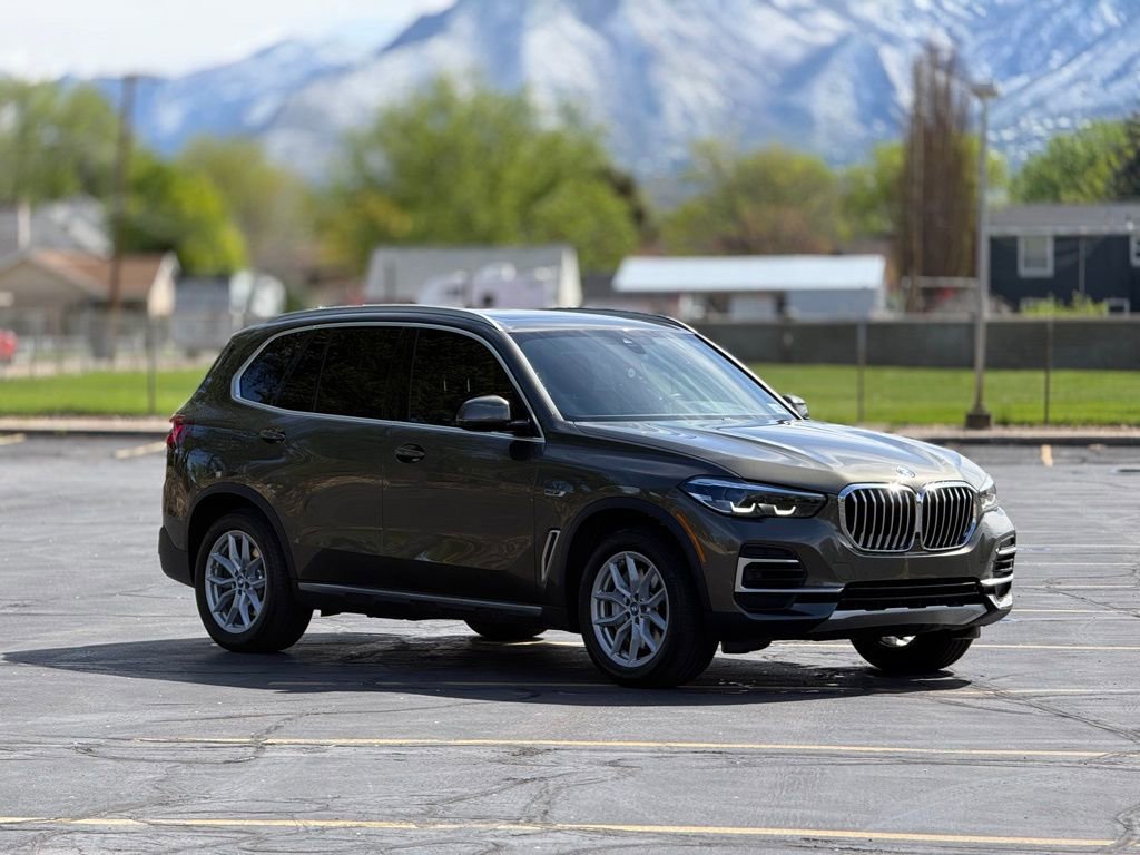 Used 2023 BMW X5 xDrive45e image 3