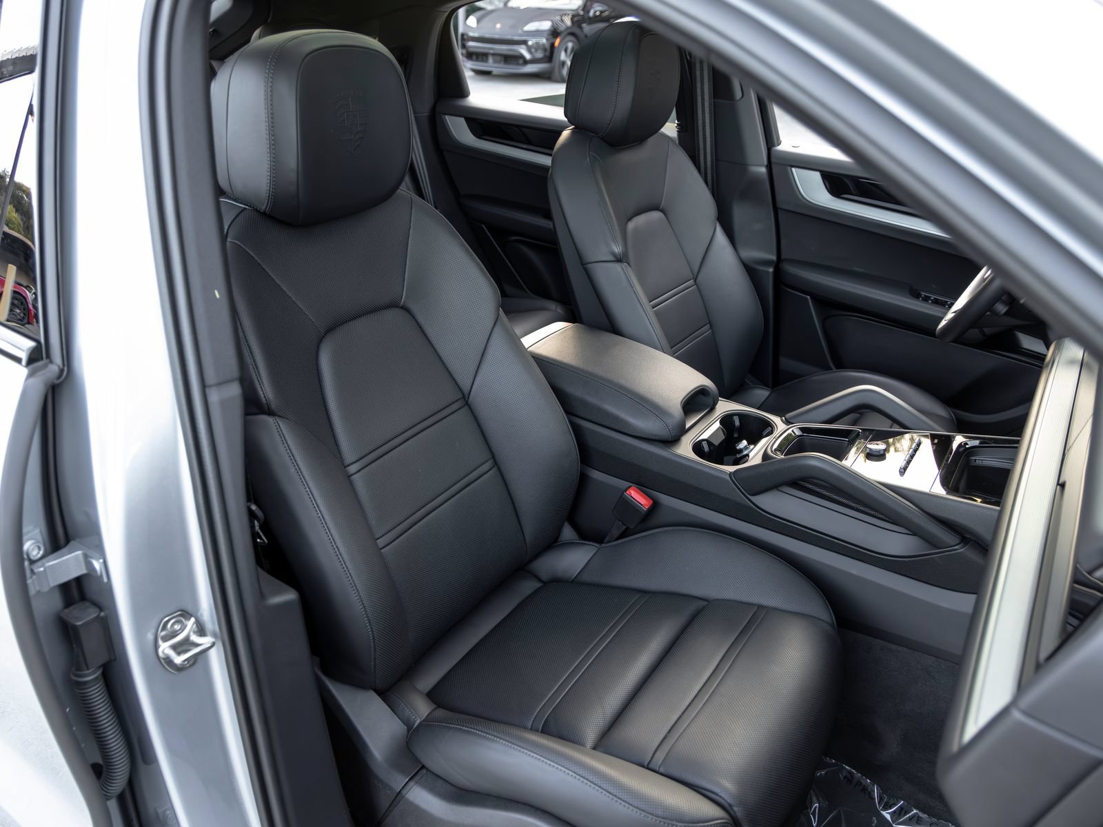 Certified 2026 Porsche Cayenne Coupe AWD/4WD image 57