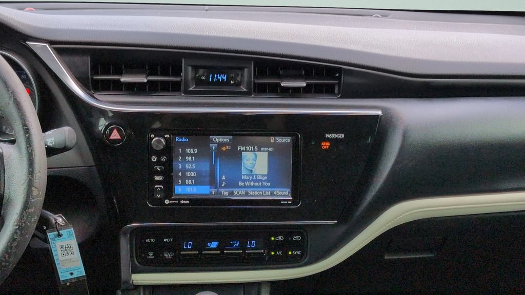 Used 2018 Toyota Corolla iM FWD image 14