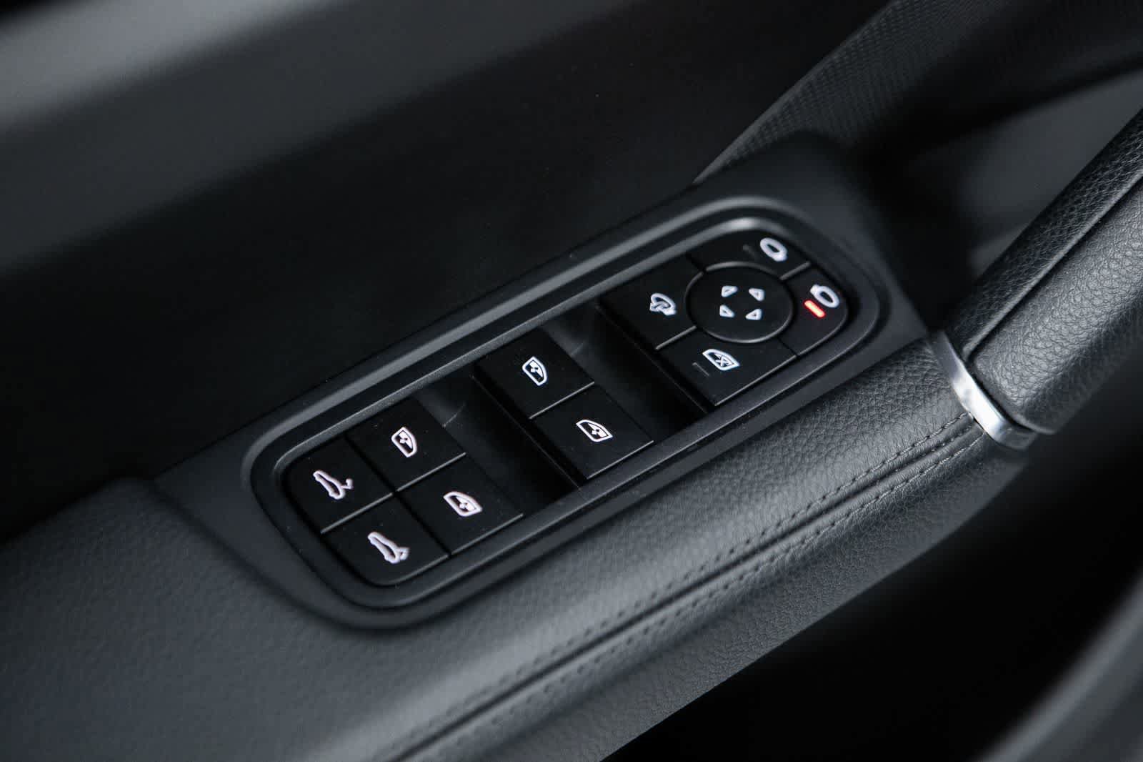 Certified 2023 Porsche Cayenne AWD/4WD image 24