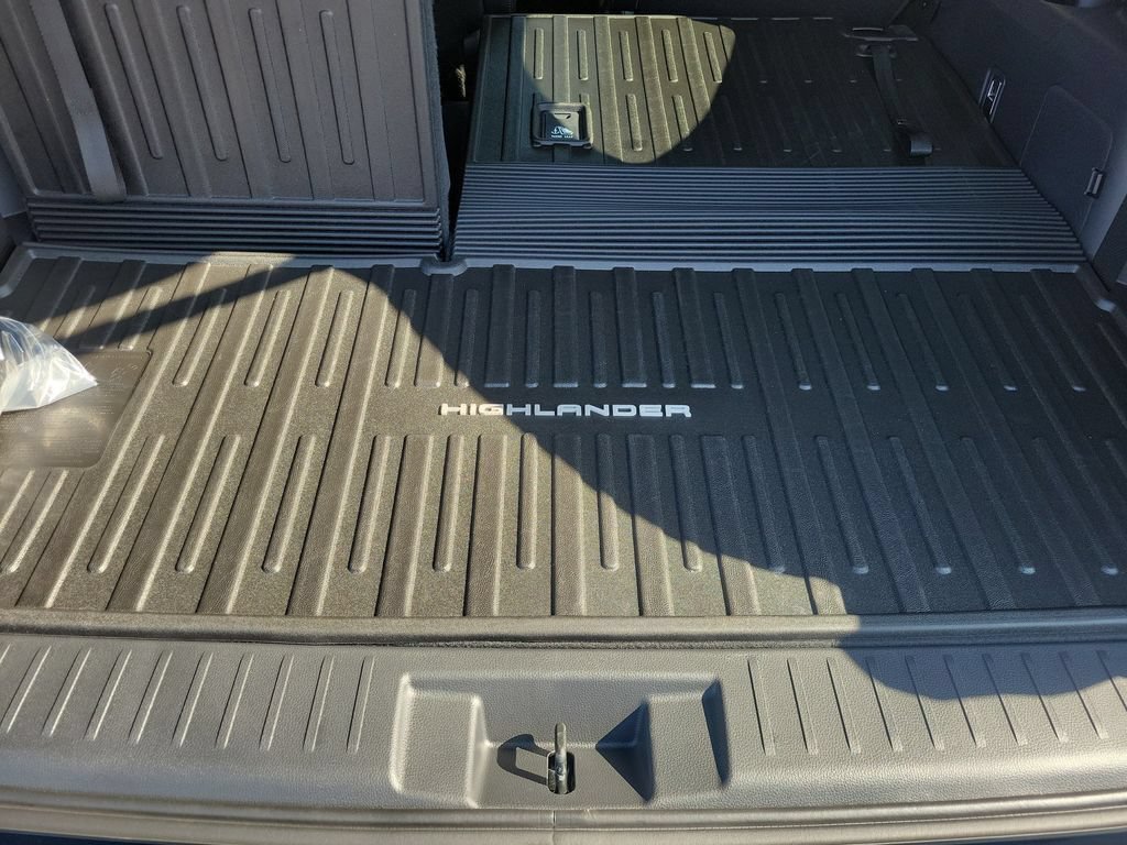 New 2026 Toyota Highlander Platinum AWD/4WD image 8