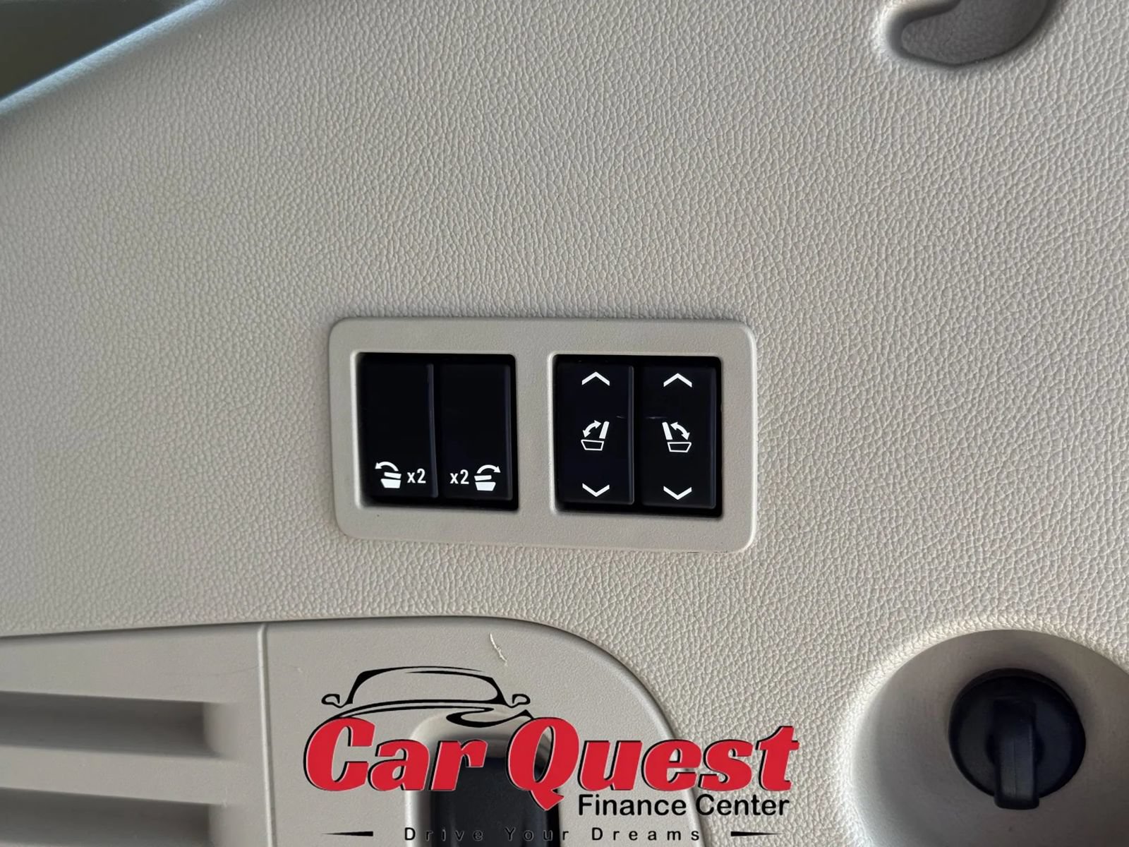 Used 2015 GMC Yukon Denali w/ Premium Package AWD/4WD image 19