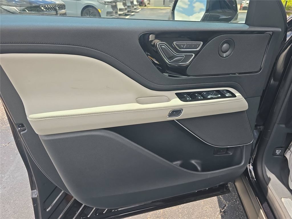 New 2026 Lincoln Aviator Reserve RWD image 14